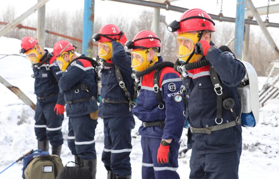 Rusia: 11 muertos en fuego en una mina, decenas de atrapados