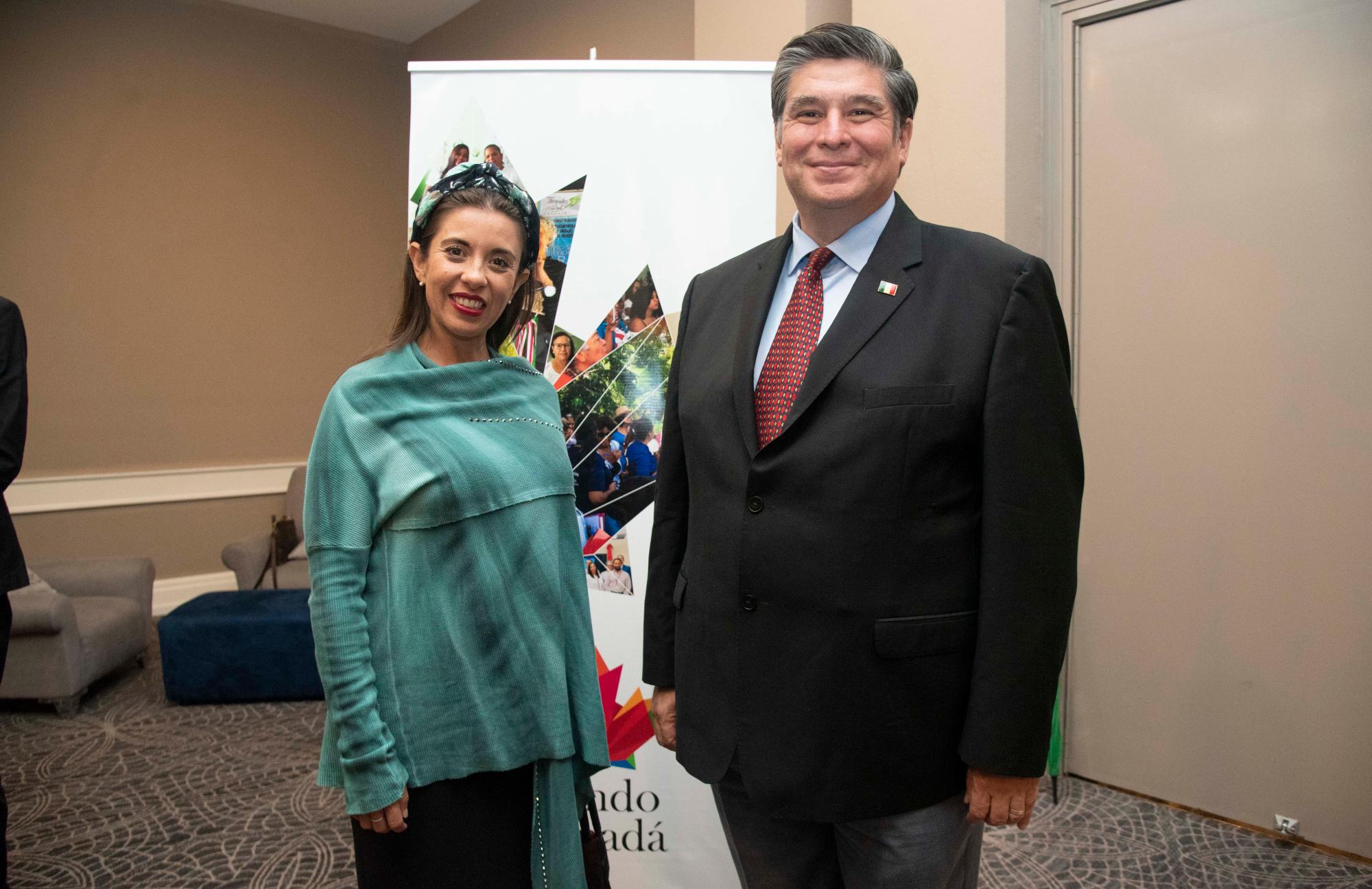 Regina Flores y Carlos Peñafiel.