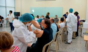 China autoriza el uso de vacuna Sinovac en menores de 18 años