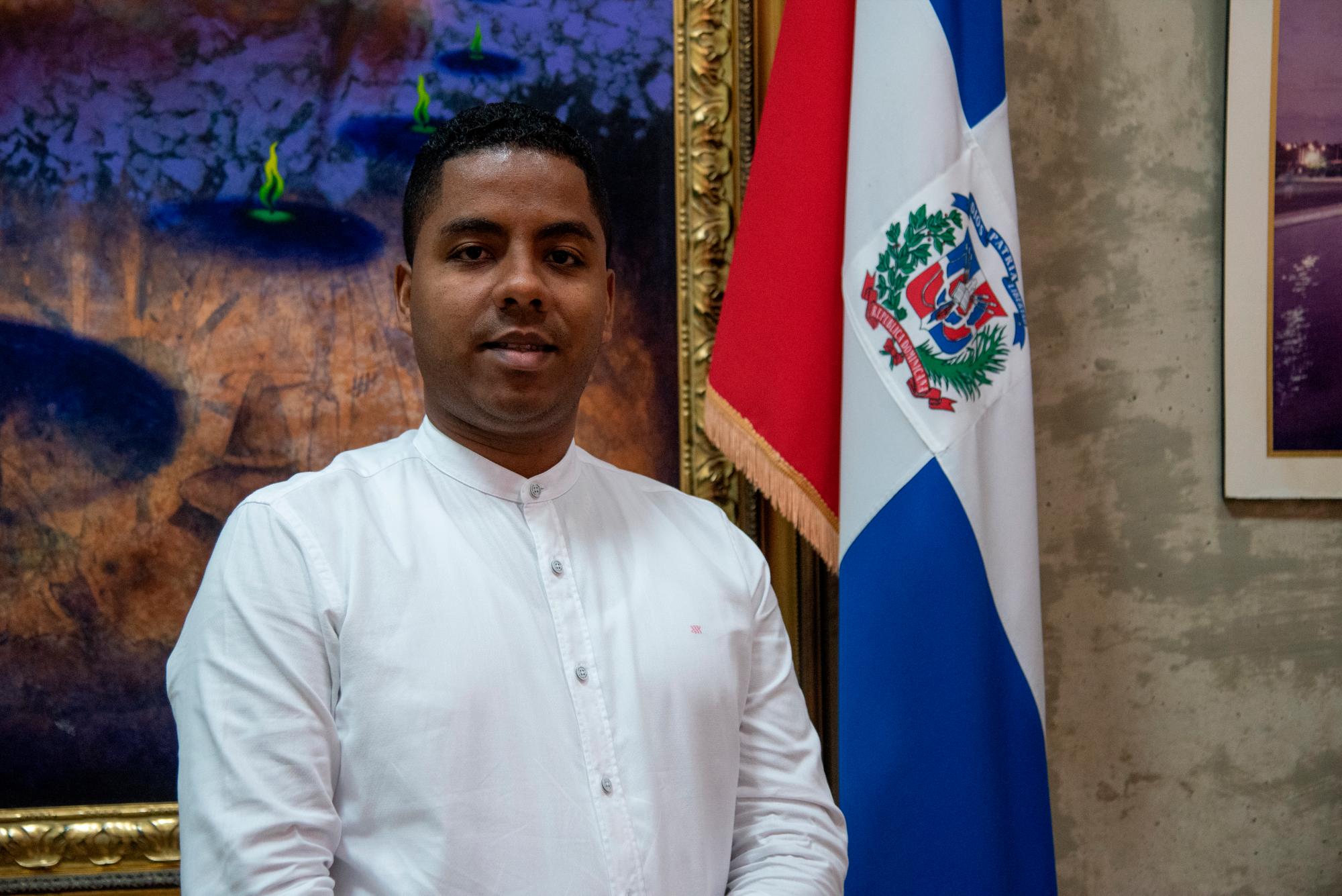 Eliezer Nolasco, gobernador del Faro a Colón. 