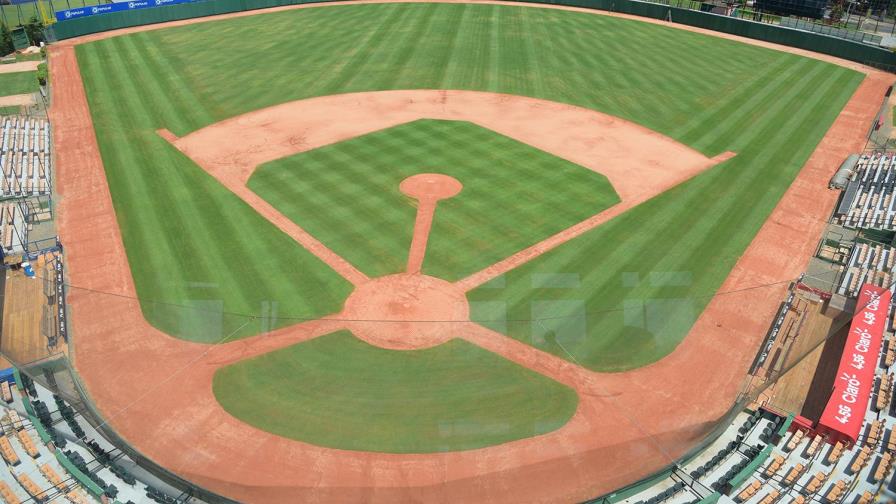 El terreno del Quisqueya está listo para que se cante ¡play ball!