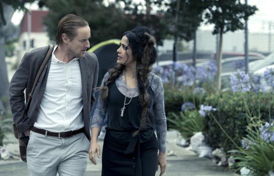 Salma Hayek busca su alma gemela en “Bliss”
