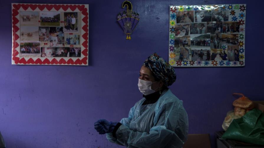 Con más de 300,000 casos de COVID-19 Chile empieza a planificar un desconfinamiento