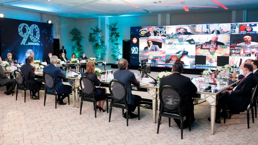 A sus 90 años, celebra el crecimiento exponencial de las telecomunicaciones y la conectividad en el país A sus 90 años, celebra el crecimiento exponencial de las telecomunicaciones y la conectividad en el país