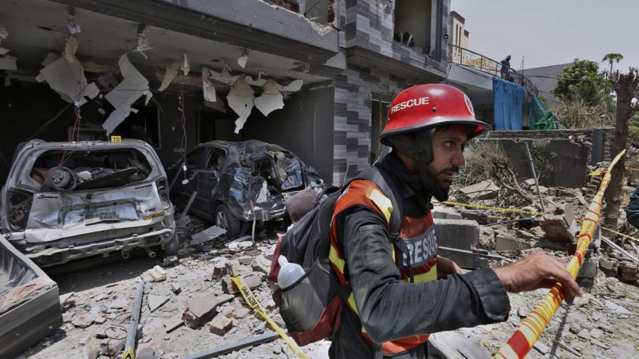 Pakistán arresta a sospechoso de coche bomba que mató a tres