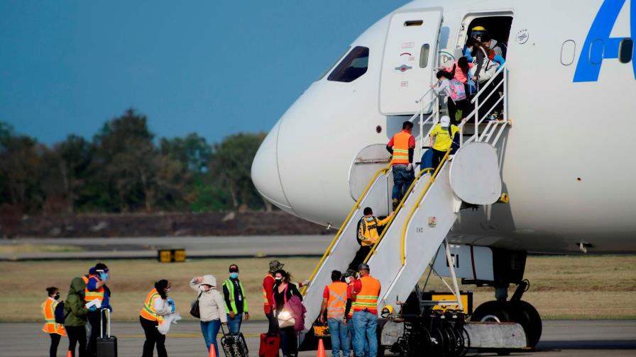 Jamaica registra varios positivos de la nueva cepa británica en un vuelo