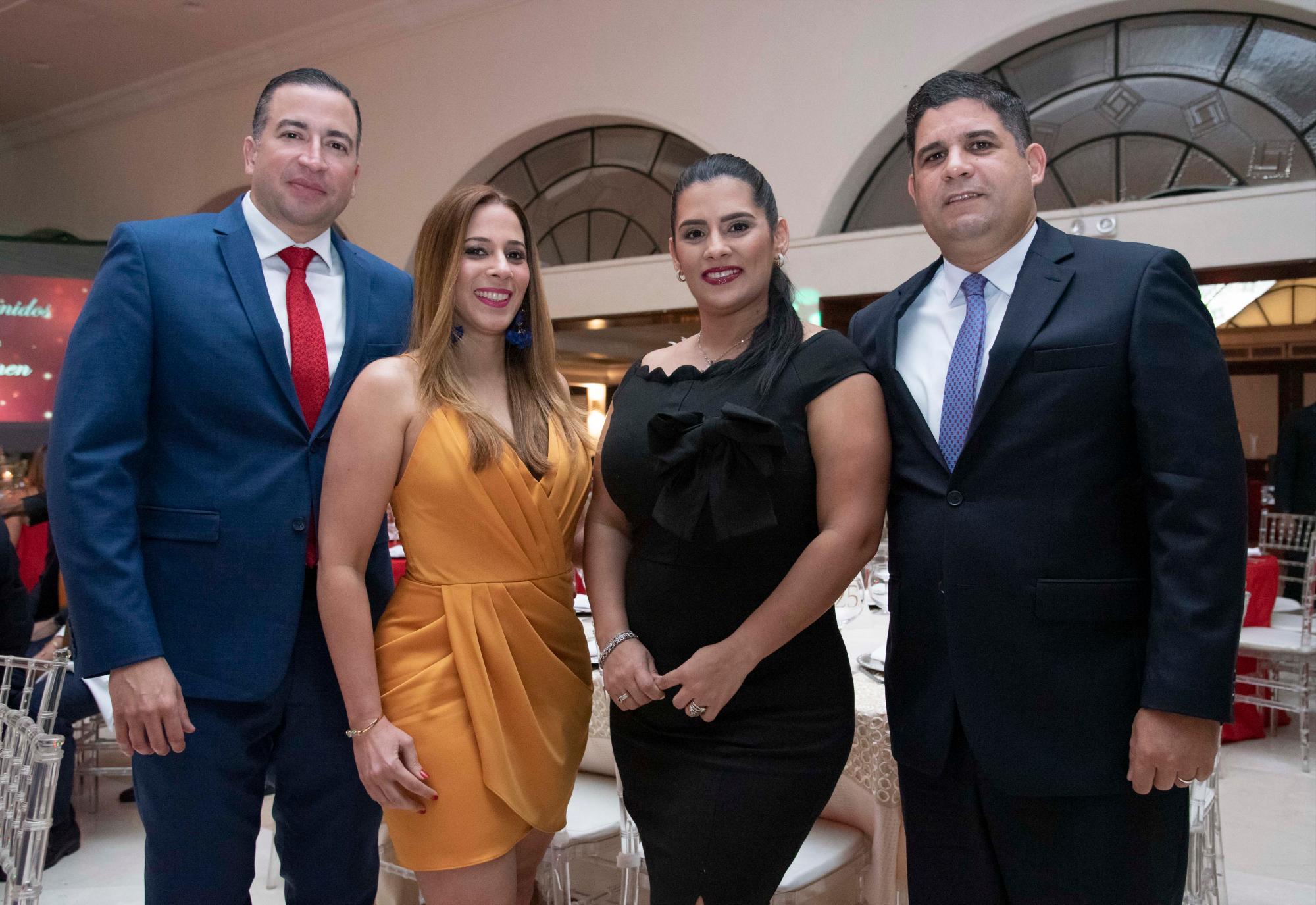 Cesar Medina, Patricia Rubirosa, Victoria Urdaneta y Tony Morales.