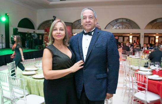 Manos Arrugadas se solidariza en “Cena para que otros cenen”. Manos Arrugadas se solidariza en “Cena para que otros cenen”.