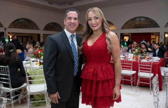 Manos Arrugadas se solidariza en “Cena para que otros cenen”. Manos Arrugadas se solidariza en “Cena para que otros cenen”.