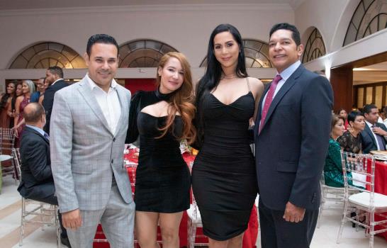 Manos Arrugadas se solidariza en “Cena para que otros cenen”. Manos Arrugadas se solidariza en “Cena para que otros cenen”.