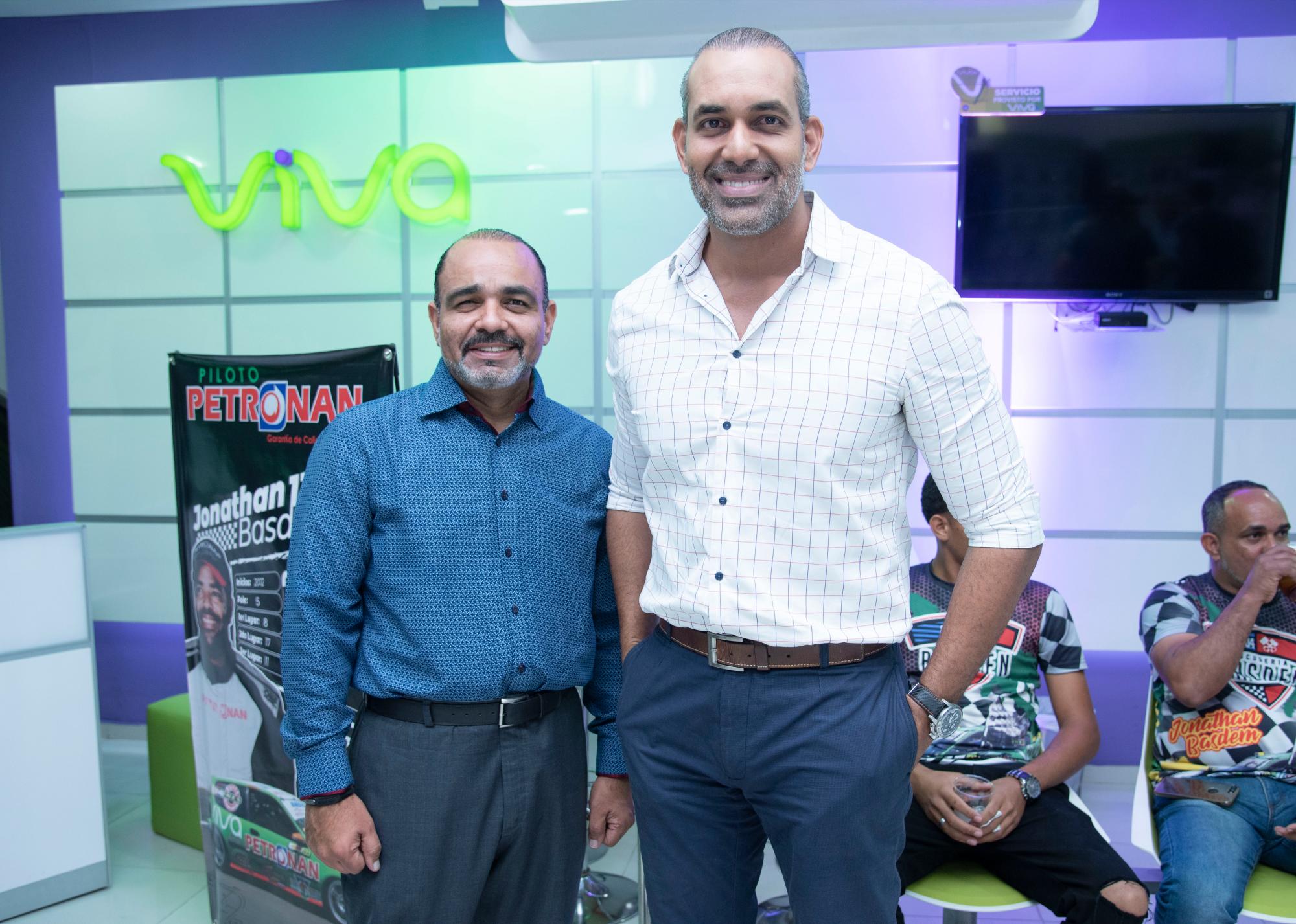 Robert Rosario y Juan Almonte.