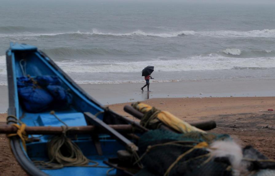 Potente ciclón se dirige hacia la costa oriental de la India