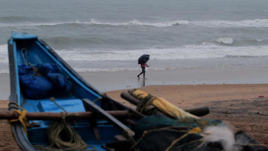 Potente ciclón se dirige hacia la costa oriental de la India