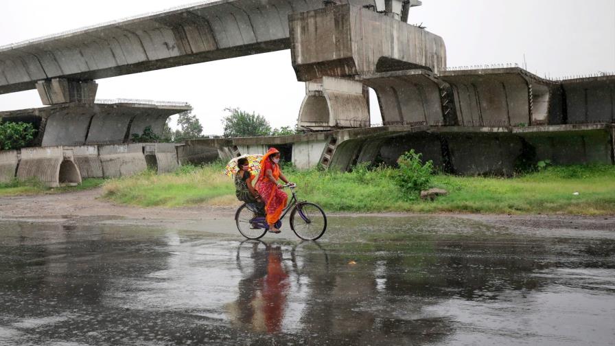 La India se prepara ante un segundo ciclón en plena pandemia del coronavirus La India se prepara ante un segundo ciclón en plena pandemia del coronavirus