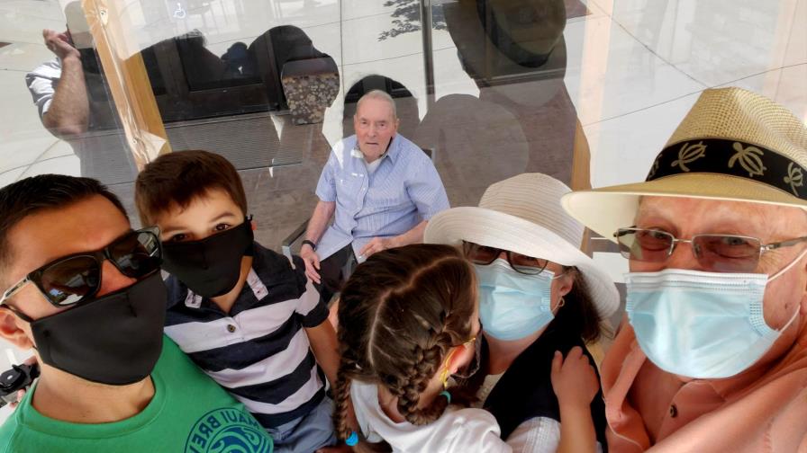 Coronavirus obliga a celebrar el Día del Padre en EEUU a distancia