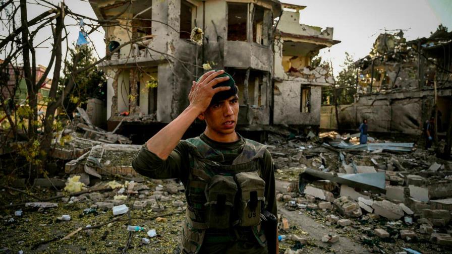Es probable una guerra civil afgana “prolongada”, dice exenviado de EEUU