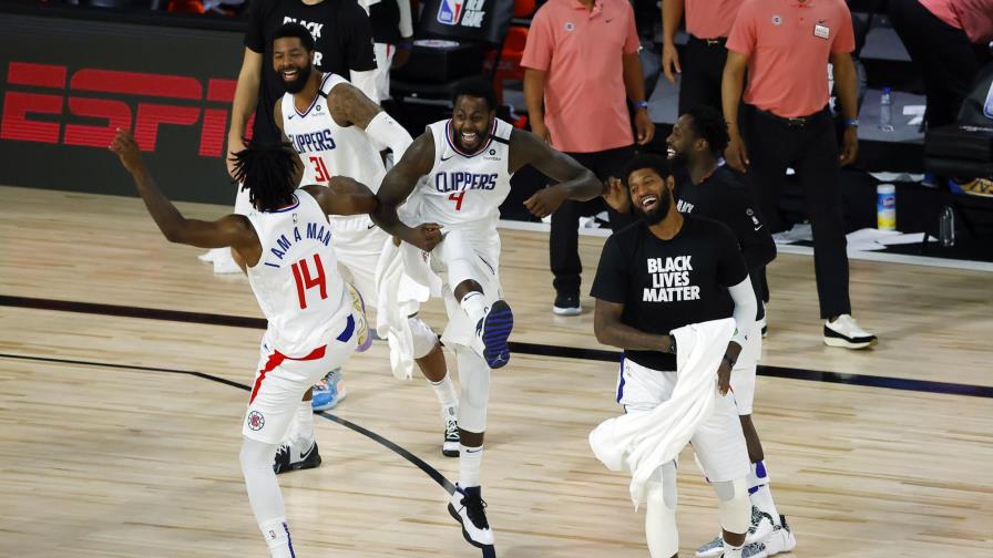 George y Clippers dan exhibición de triples ante Pelicans