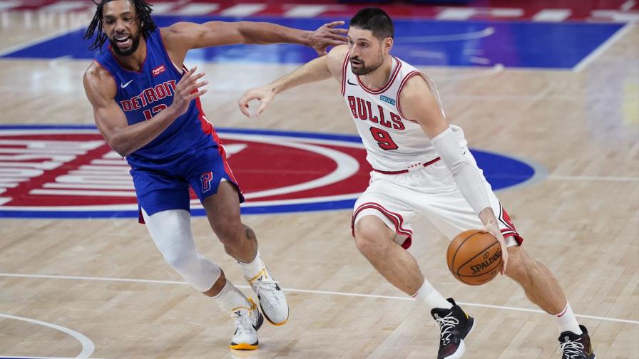 Vucevic y LaVine guían a Bulls a victoria ante Pistons