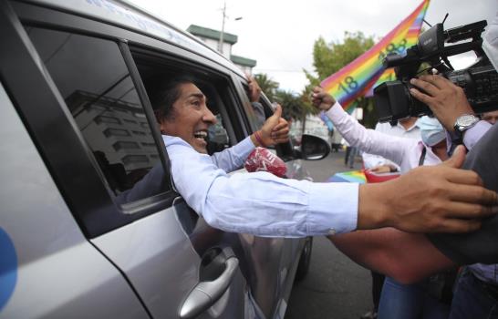 Ecuador: candidato indígena mantiene mínima diferencia
