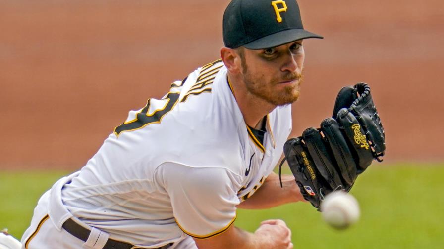 Piratas blanquean 7-0 a alicaídos Cachorros