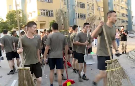 Nuevos choques en Hong Kong, hieren a policía con una flecha Nuevos choques en Hong Kong, hieren a policía con una flecha