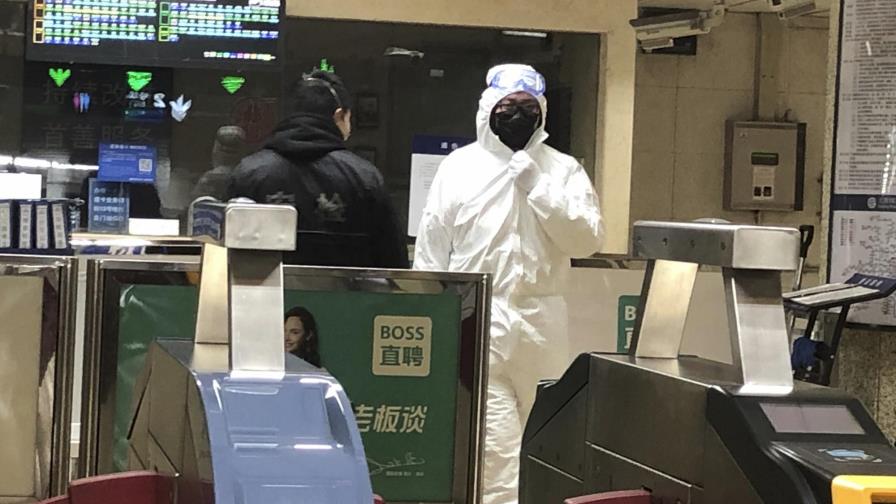 China construirá en 10 días hospital contra el virus y aumenta cuarentenas