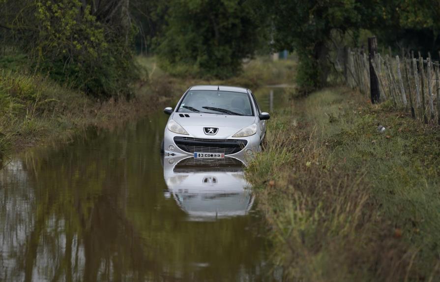 Inundaciones repentinas anegan aldeas en el sur de Francia