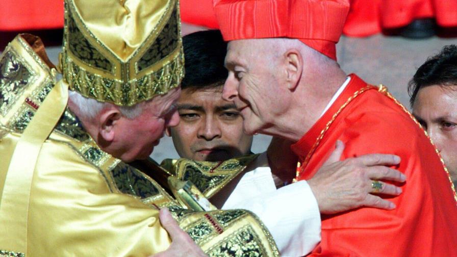 Obispos polacos defienden la memoria de Juan Pablo II