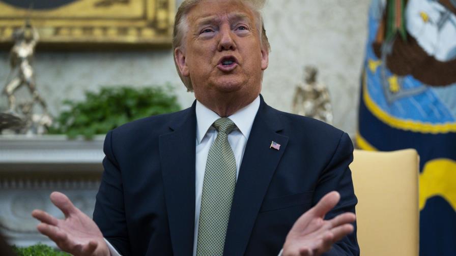 Trump promulga ley para sustituir equipos de Huawei