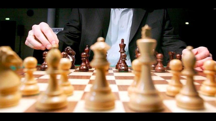 Estados Unidos derrota a China, la revancha el domingo en la final