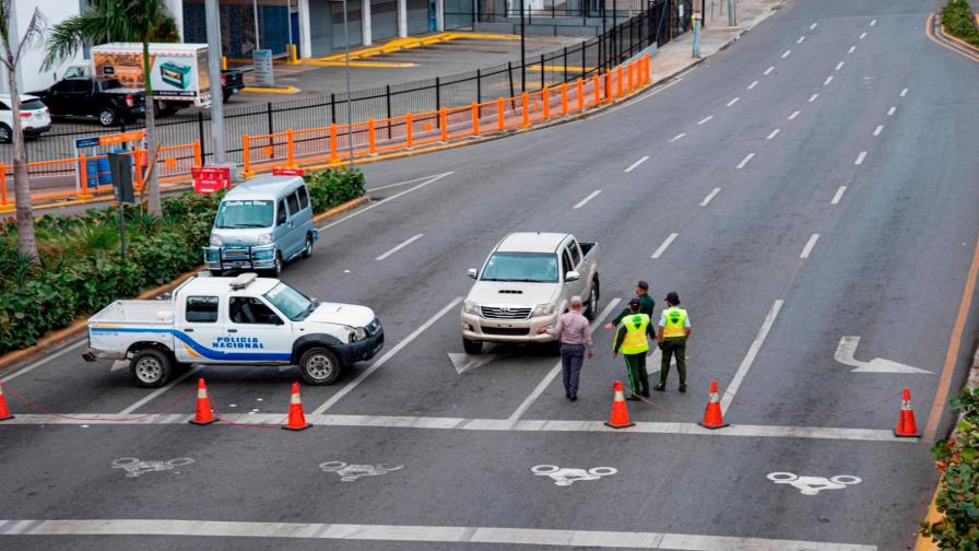 Toque de queda comenzará este miércoles a las 7:00 de la noche Toque de queda comenzará este miércoles a las 7:00 de la noche