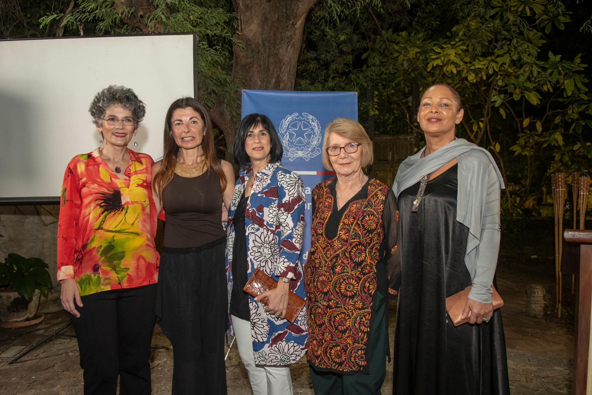 Lidia León, Roberta Semeraro, Lurdes Sáleme, Marianne de Tolentino, Iris Peinado.