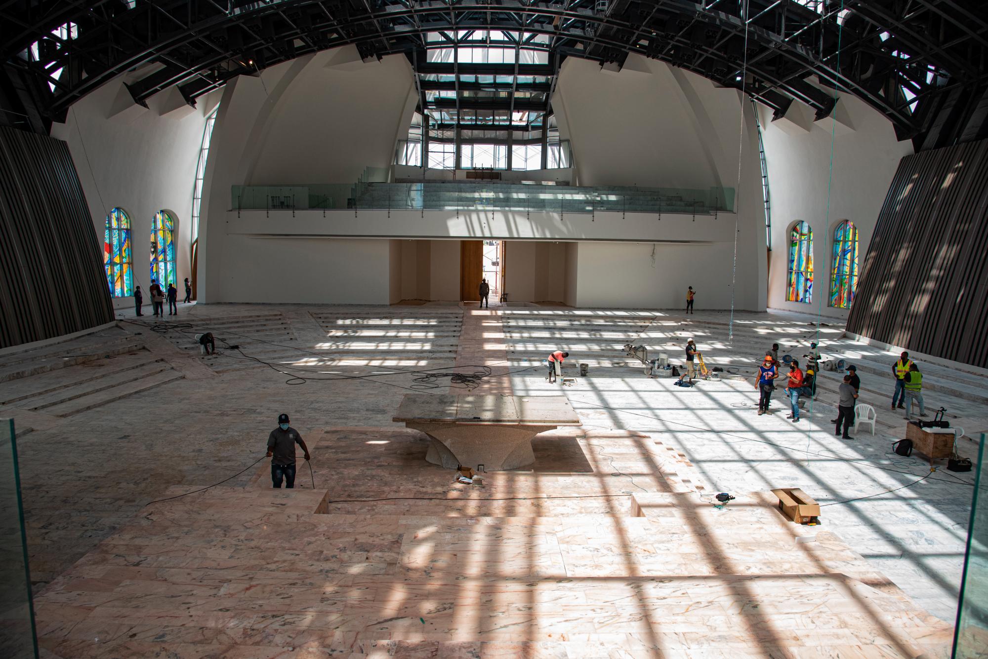 Interor del templo, el cual es un proyecto de la Arquidiócesis de Santo Domingo. 