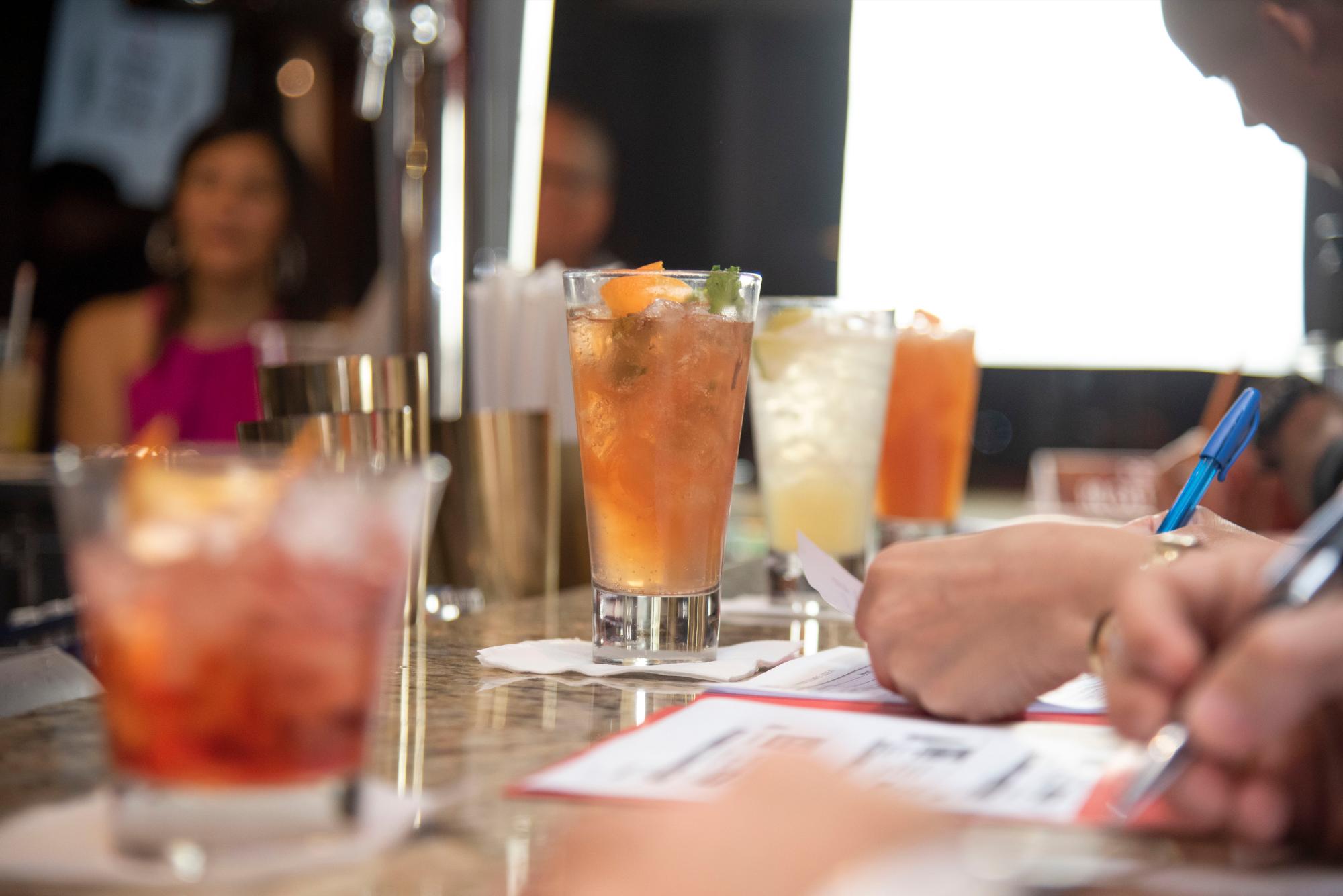 Tragos preparados en la noche.