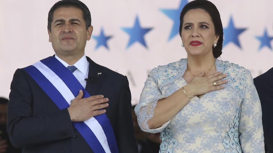 Presidente hondureño deja hospital; fue tratado por COVID