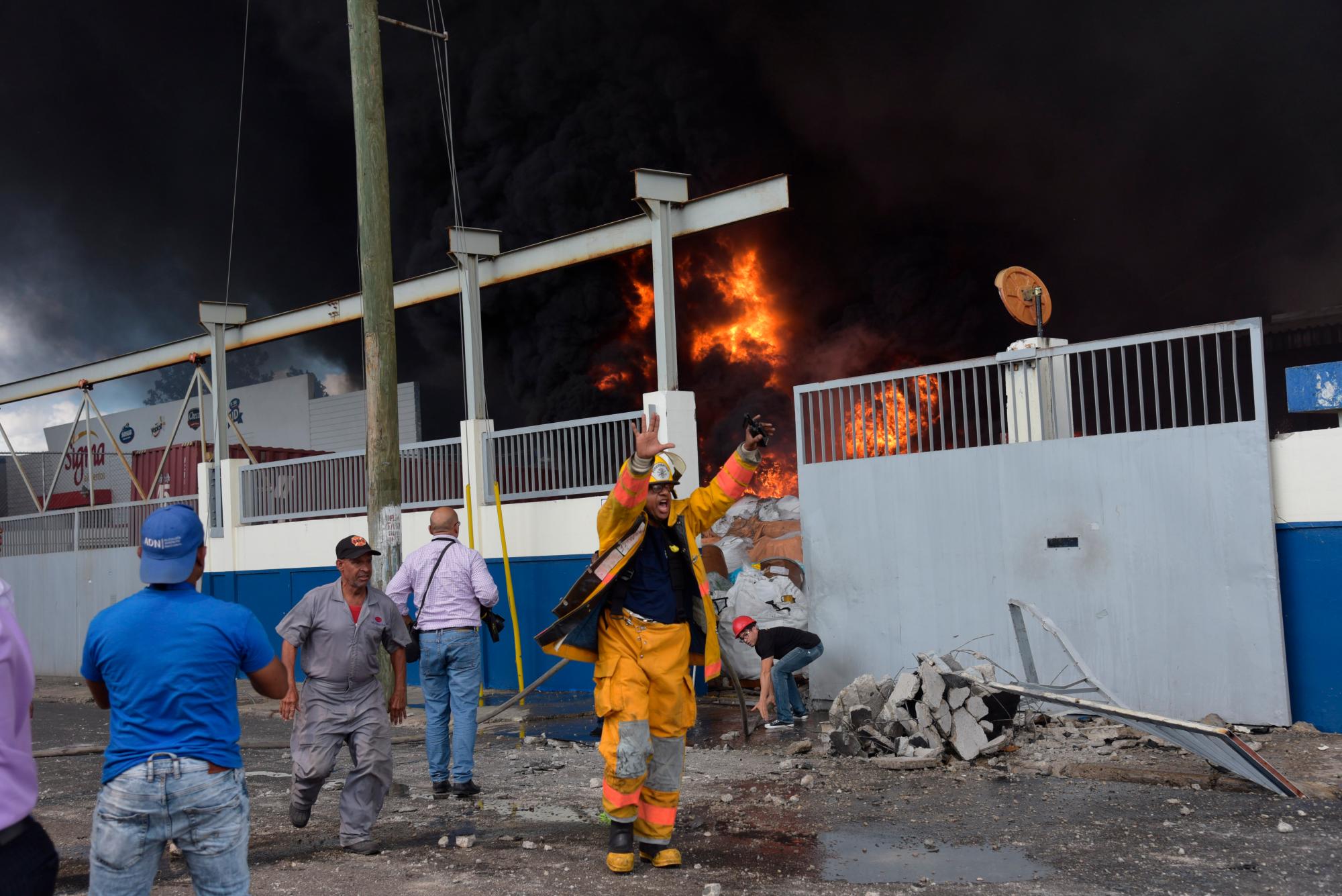 El hospital Francisco Moscoso Puello informó que recibió 31 heridos, entre ellos 13 niños, de los afectados con la explosión en la fábrica de plástico Polyplas, ubicada en el sector Villas Agrícolas del Distrito Nacional.