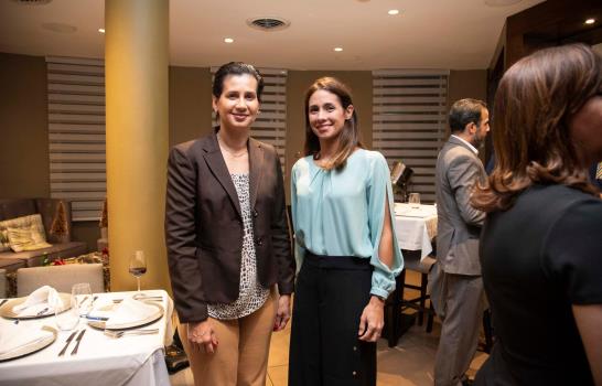 Hospital de niños de Filadelfia, realiza cena con pediatras dominicanos 