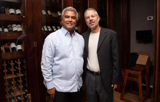 Hospital de niños de Filadelfia, realiza cena con pediatras dominicanos 