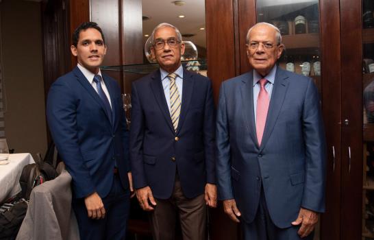 Hospital de niños de Filadelfia, realiza cena con pediatras dominicanos 