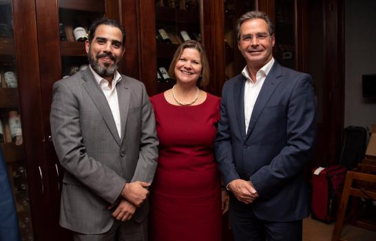 Hospital de niños de Filadelfia, realiza cena con pediatras dominicanos 