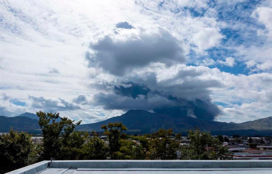 Entra en erupción el monte Aso, al sudoeste de Japón
