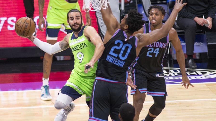 Kings superan a Wolves 128-125 con triple tardío de Hield