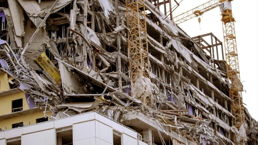 Dos muertos tras derrumbarse un hotel en Nueva Orleans