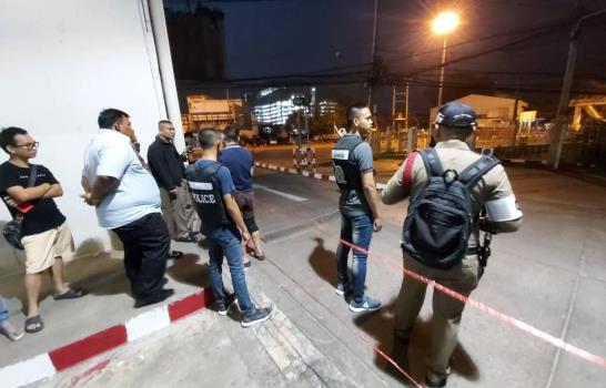 Soldado dispara en centro comercial de Tailandia: 20 muertos Soldado dispara en centro comercial de Tailandia: 20 muertos