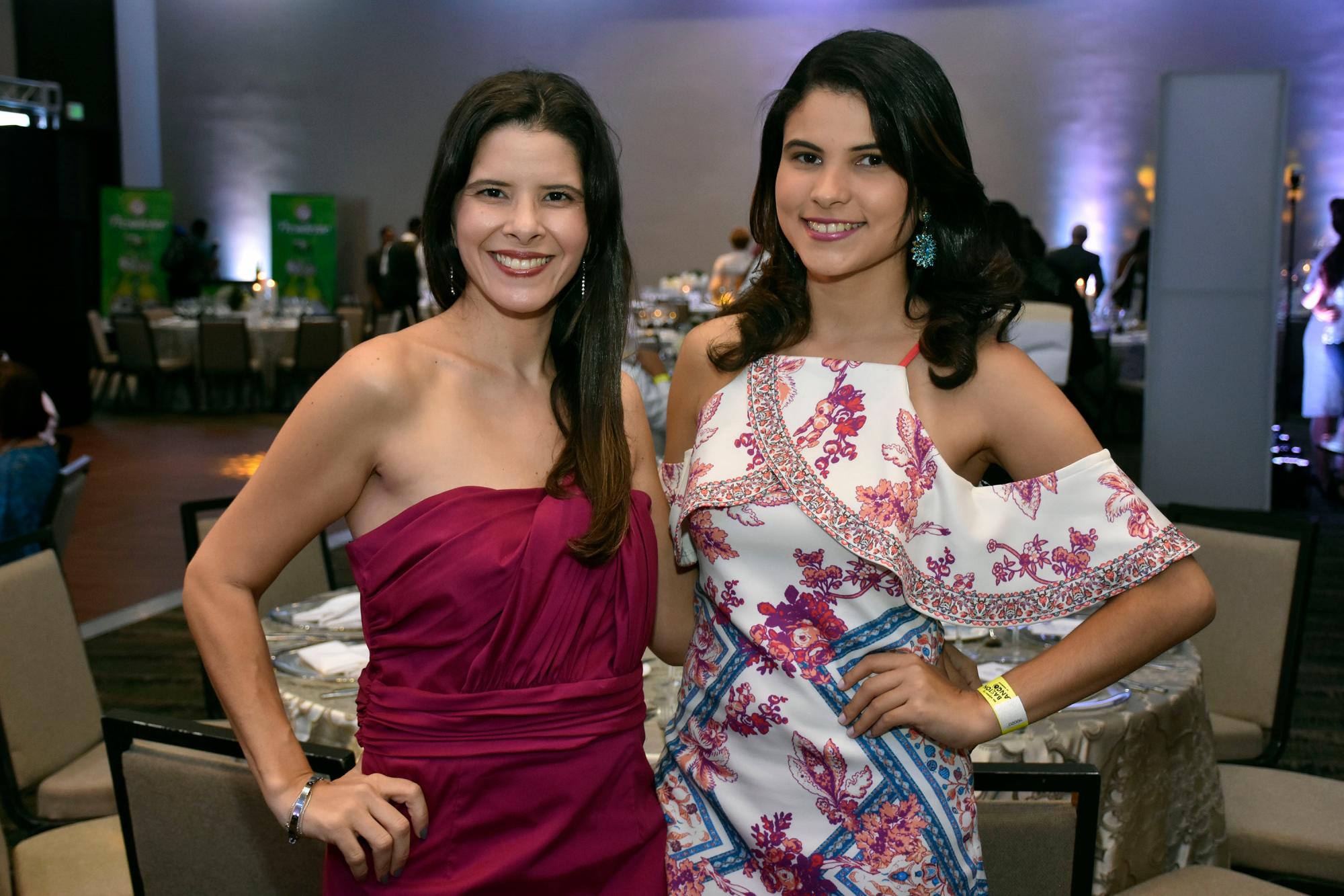 Tanya Castillo y Laura Troche
