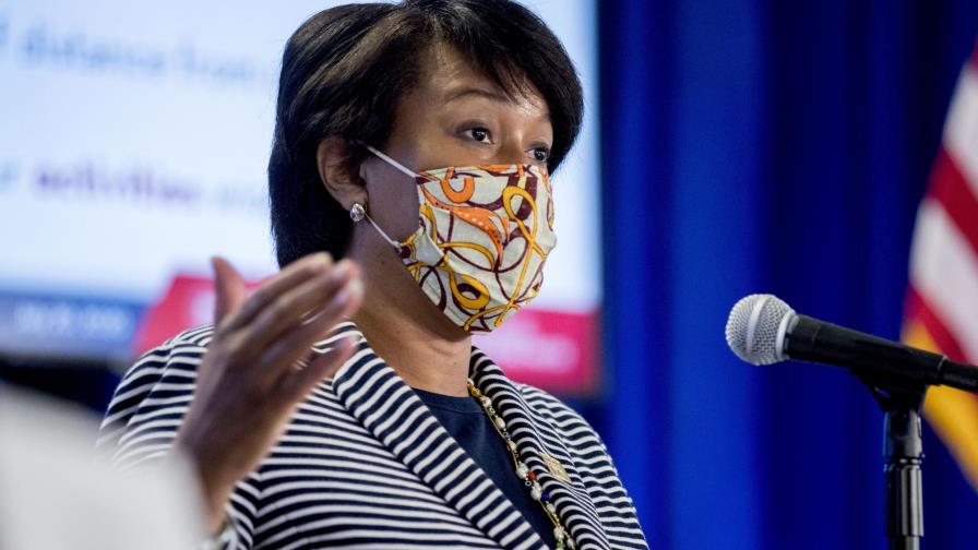 Alcaldesa de DC ordena uso de mascarillas