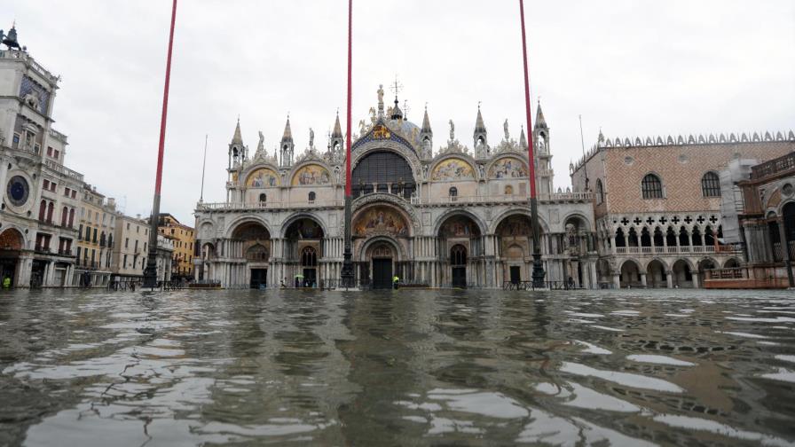 Marea alta inunda Venecia luego de que no se activó barrera Marea alta inunda Venecia luego de que no se activó barrera