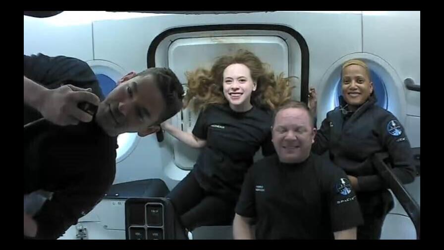 Primeros turistas de SpaceX disfrutan de vistas de la Tierra