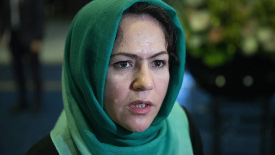 Afganistán: Mujer que negociaba paz sobrevive atentado Afganistán: Mujer que negociaba paz sobrevive atentado