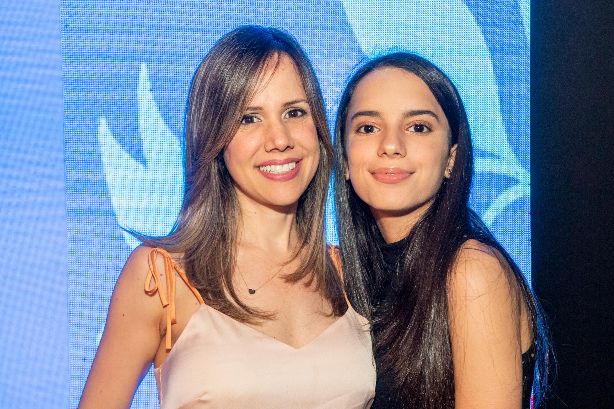 Arlette Heinsen y Esperanza Handal.